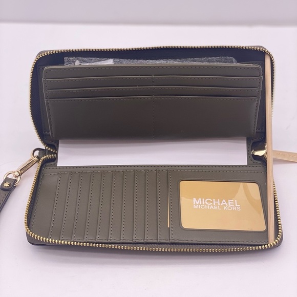 Michael Kors Large Continental
Wallet Wristlet Olive - Picture 6 of 9